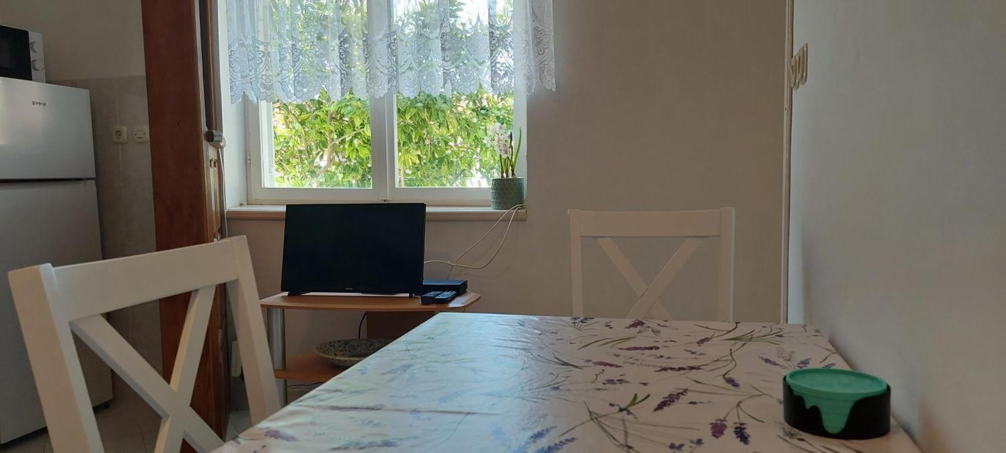 Apartmani Sladana Kampor Bilik gambar