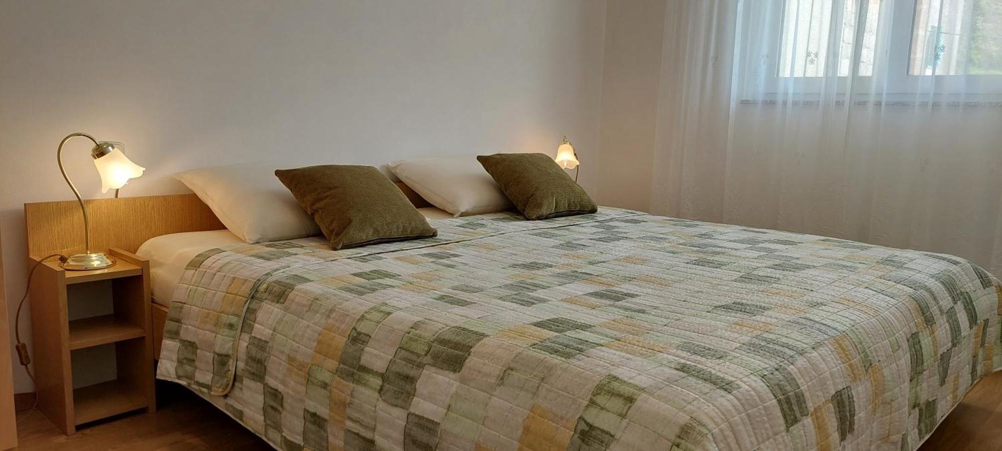 Apartmani Sladana Kampor Bilik gambar